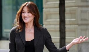 Карла Бруни вече има два сайта - един за музикалната й кариера и един за дейностите й като първа дама