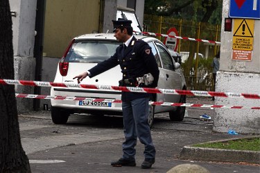 Двама ранени при атентат в Милано