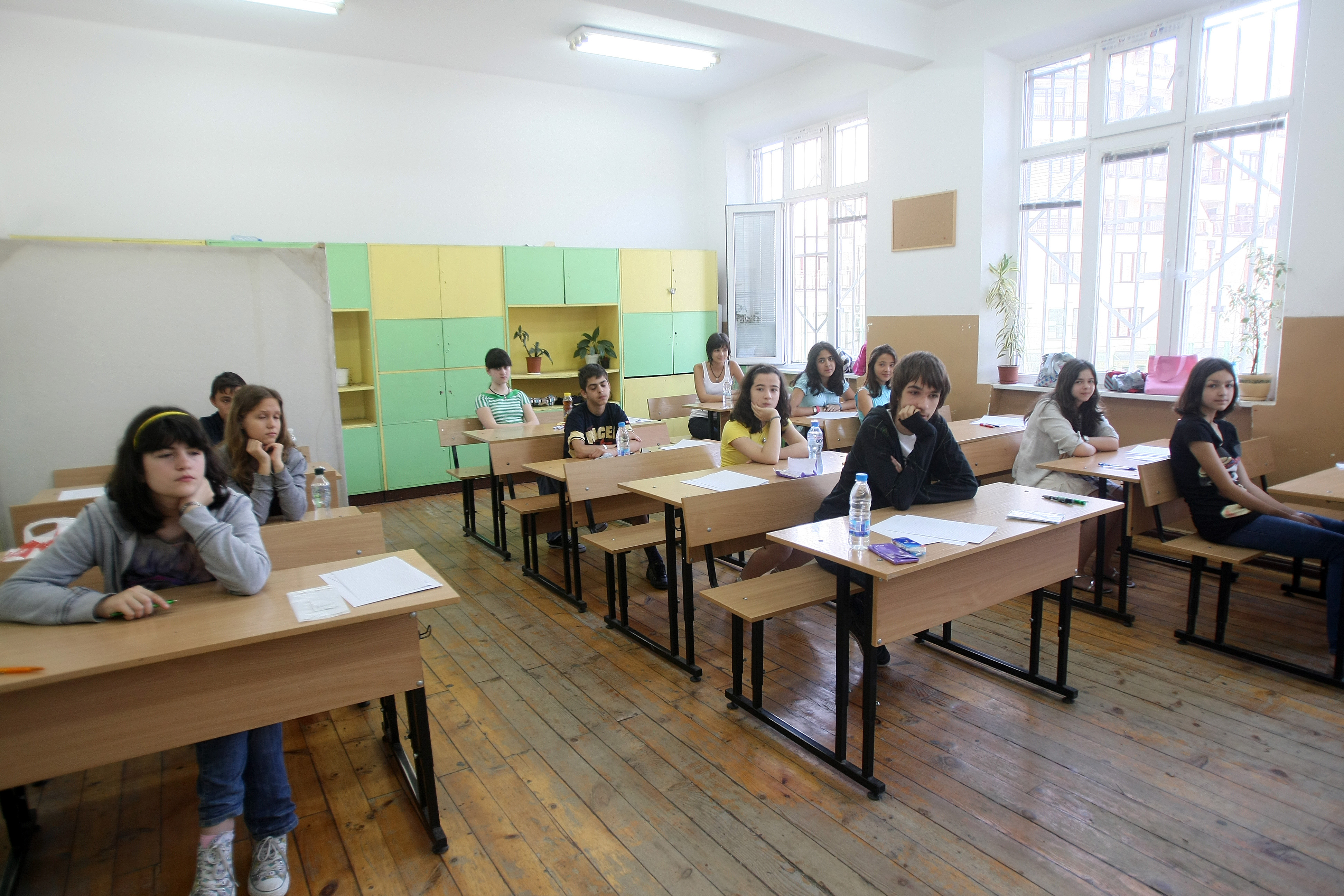 154 повече средищни училища