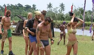 Таяк с наведени глави след войната между трите племена