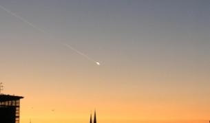 Този странен небесен обект смути жителите на Хамбург. Специалистите успокояват, че става дума за метеорит, който изгаря в атмосферата.