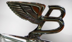 Собствениците на "Бентли" живеели с минимална заплата