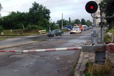 Влак удари камион на прелез