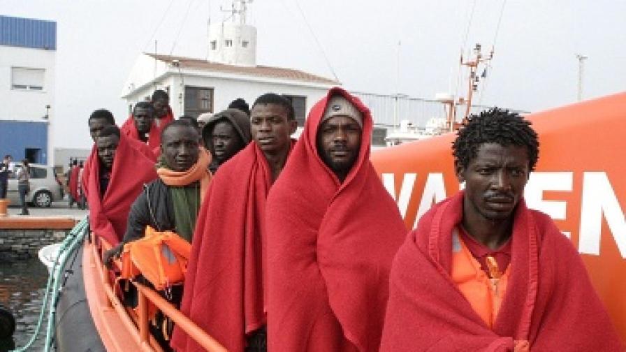 В Испания преди дни беше задържана лодка с нелегални имигранти от северноафриканското крайбрежие