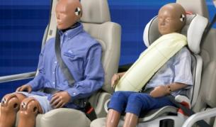 Новият предпазен колан, сравнен с традиционния