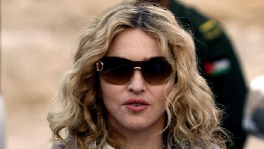 Мадона е лице на "Долче и Габана" за първи път