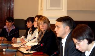 Закриват 10 социални домове за деца