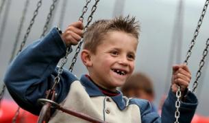 Децата не се раждат по собствено желание. Родителите са тези, които ги карат да плачат или да се усмихват