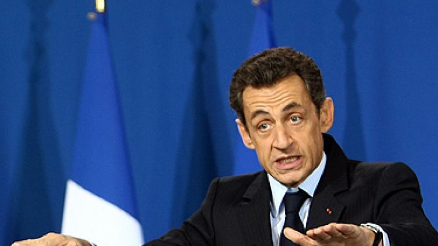 Визитата на Саркози в Лондон пропадна с гръм и трясък