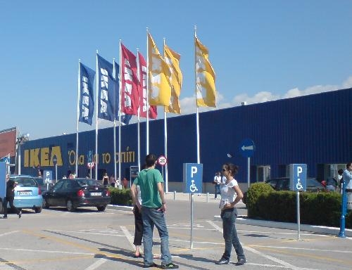 Българи, сърби и румънци пазаруват по-малко в Солун