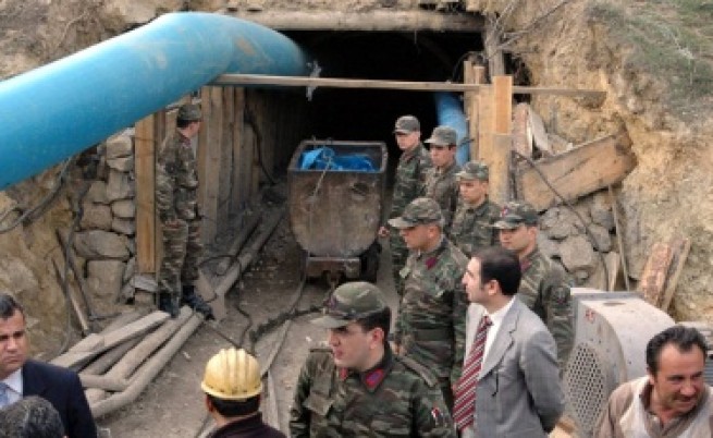 19 загинаха след срутване на мина в Турция