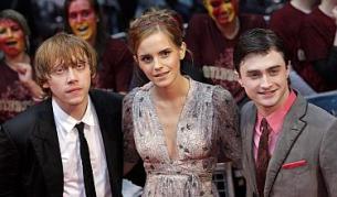 Ема Уотсън с Даниел Радклиф (вдясно) и Рупърт Гринт - тримата млади актьори от "Хари Потър"