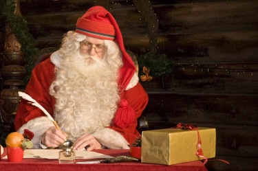 И възрастни пишели на Дядо Коледа