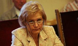 Председателят на бюджетната комисия към парламента Менда Стоянова
