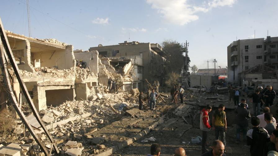 Бомбен щурм срещу три хотела в Багдад