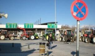 Засега няма да блокираме границата с Гърция