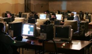 40% от българчетата излизат с познати от интернет