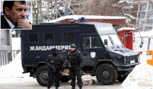 Вчера полицейска акция се проведе и в района на басейн "Спартак", където Алексей Петров има офиси