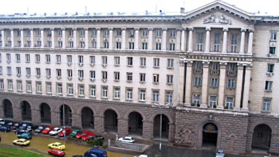 Сградата на Министерския съвет два пъти е застрахована при "Лев Инс"