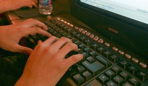 Хакери: Искаме да разкрием кой разграбва държавата