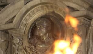 Паметникът на Апостола в столицата е издигнат на мястото, където Васил Левски е обесен