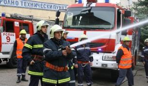 Това е снимка на учение, но ако в блока в Перник имаше хора, ситуацията щеше да е критична