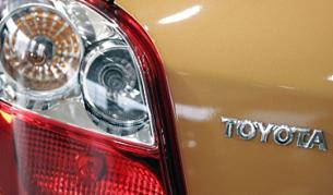 Поправени коли на "Тойота" все още с дефекти 