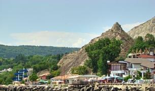 Част от крайбрежната алея в Балчик