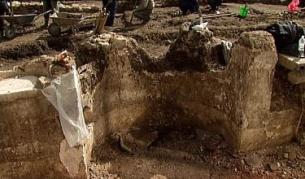 Откритият параклис е от около VI в.