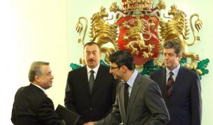 В присъствието на прзидентите Първанов и Алиев бяха подписани документи за сътрудничество между държавната петролна и газова компания на Азербайджан и „Булгартрансгаз“ (снимка от 13.11.2009)