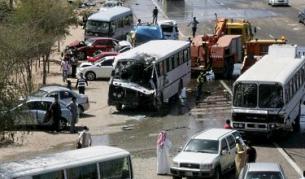 Верижна катастрофа на над 100 автомобила на магистралата между Абу Даби и Дубай през 2008 г. Властите в ОАЕ признават, че населението няма висока култура, когато става дума за шофиране