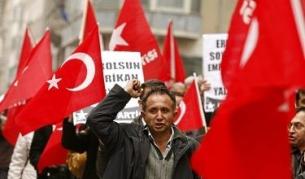 Протест в Истанбул след решението САЩ да обвини Османската империя, че е извършила геноцид срещу арменското население