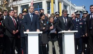 Mинистър на вътрешните работи Цветан Цветанов и министърът за защита на гражданите на  Гърция Михалис Хрисохоидис при откриването<br />