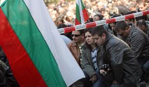 Служителите на реда протестираха заедно със семействата си