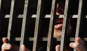 Иранска акция в стил "Агент 007"