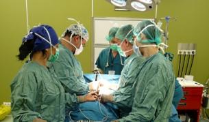 Арестуваха двама военни хирурзи във Варна