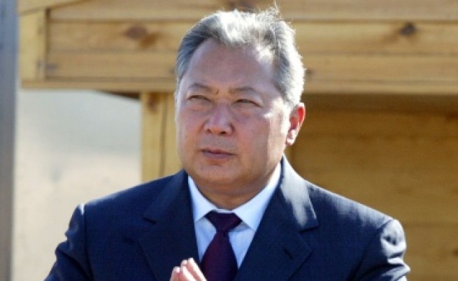 В Киргизстан заплашиха Бакиев със сила