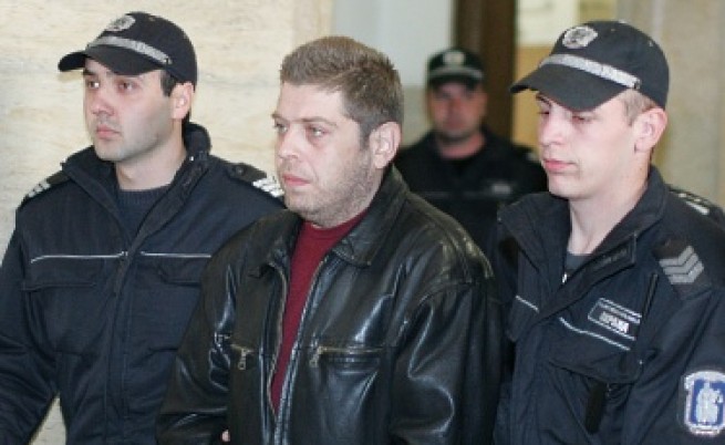 Съдия Петър Сантиров остава в ареста 