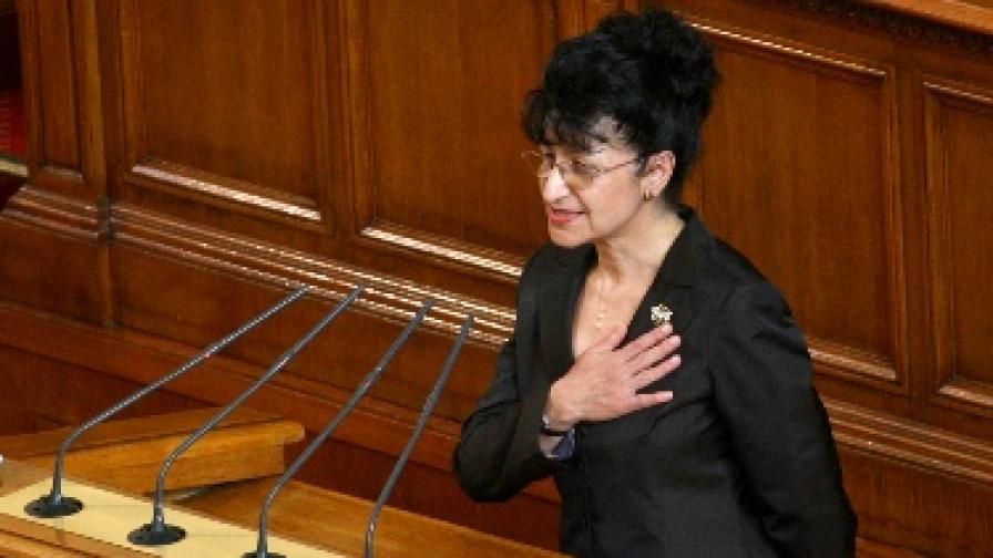 Проф. Анна-Мария Борисова полага клетва като министър