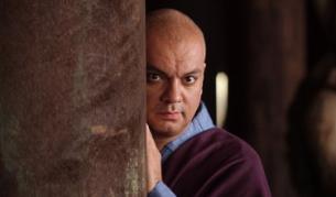 Филип Киркоров като тибетски монах