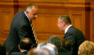 Премиерът Бойко Борисов и лидерът на БСП Сергей Станишев по време на днешния парламентарен контрол