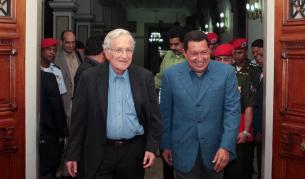 Ноам Чомски има "неудобни" приятели, например Уго Чавес