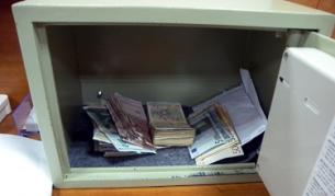 Част от намерените в офис на Кабаджов пари