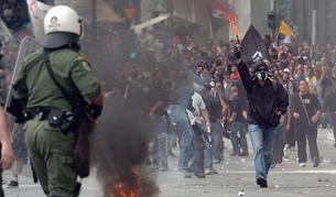 При общонационалната стачка в началото на май протестите излязоха от контрол и загинаха трима души