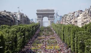 Близо 1 млн. души посетиха изложението само в деня на откриването му