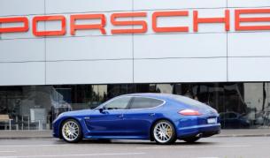 Новият спортен модел на "Порше" - Panamera - бе представен преди месец в Щутгарт