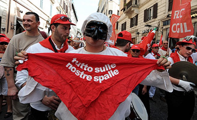 Масови протести в Италия и Германия
