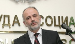 Тотю Младенов