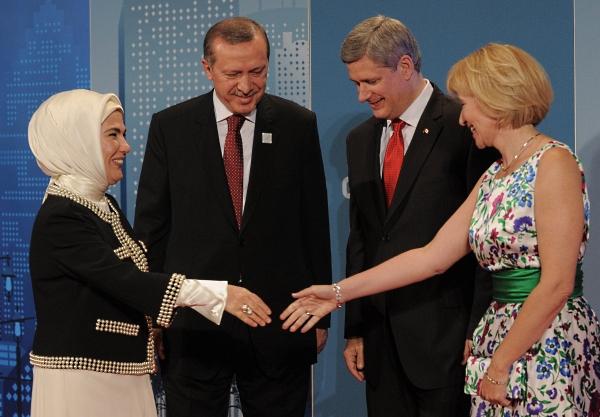 Турският премиер Реджеп Тайип Ердоган и съпрутгата му Емине със
