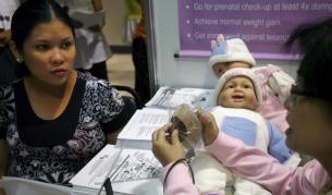 Румънците масово наемат филипинки за децата си